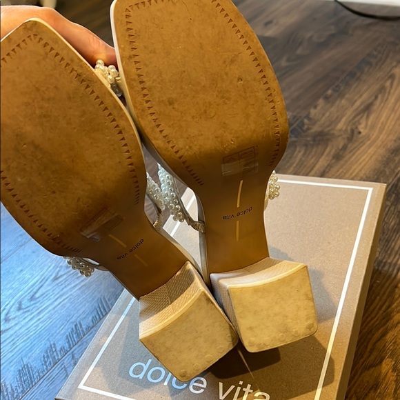 Dolce Vita Cream Heels with Chunky Design - Picture 6 of 6